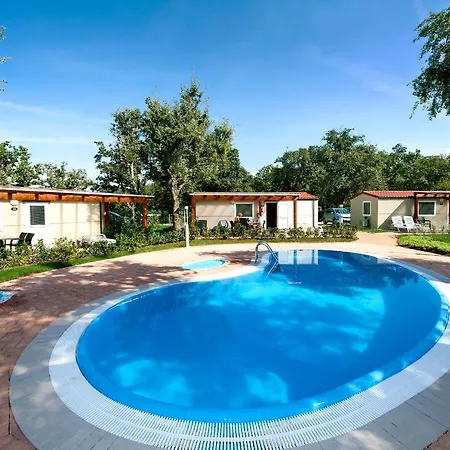 Ulika Mobile Homes - Naturist ホリデーパーク Červar-Porat