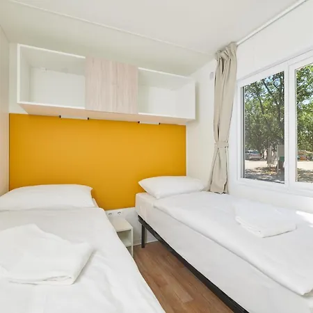 ホリデーパーク Ulika Mobile Homes - Naturist Červar-Porat