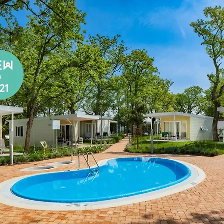 Ulika Mobile Homes - Naturist ホリデーパーク Červar-Porat