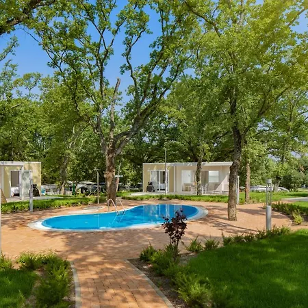 ホリデーパーク Ulika Mobile Homes - Naturist Červar-Porat